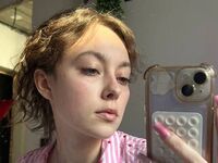 shaved pussy webcam ThuyThorstad