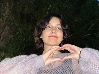 girl fingering bald pussy TulaStaines